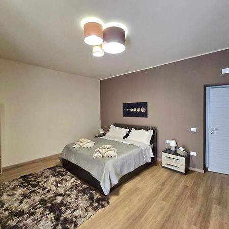 Casa Vacanze Oikia - Room Girasole Napoli Dış mekan fotoğraf