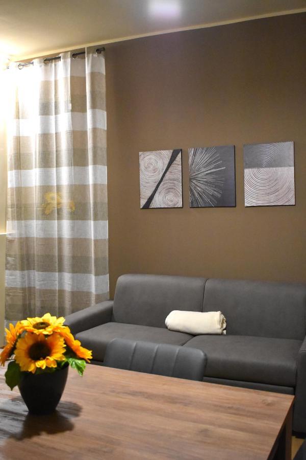 Casa Vacanze Oikia - Room Girasole Napoli Dış mekan fotoğraf