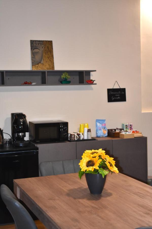 Casa Vacanze Oikia - Room Girasole Napoli Dış mekan fotoğraf
