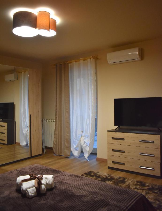 Casa Vacanze Oikia - Room Girasole Napoli Dış mekan fotoğraf