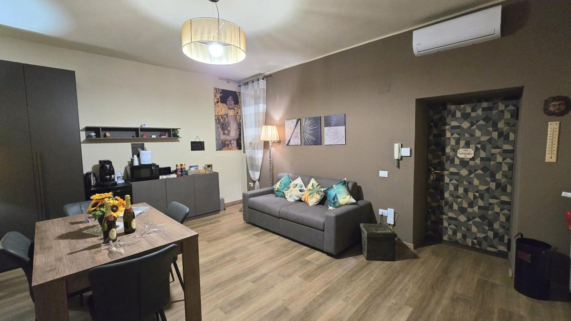 Casa Vacanze Oikia - Room Girasole Napoli Dış mekan fotoğraf