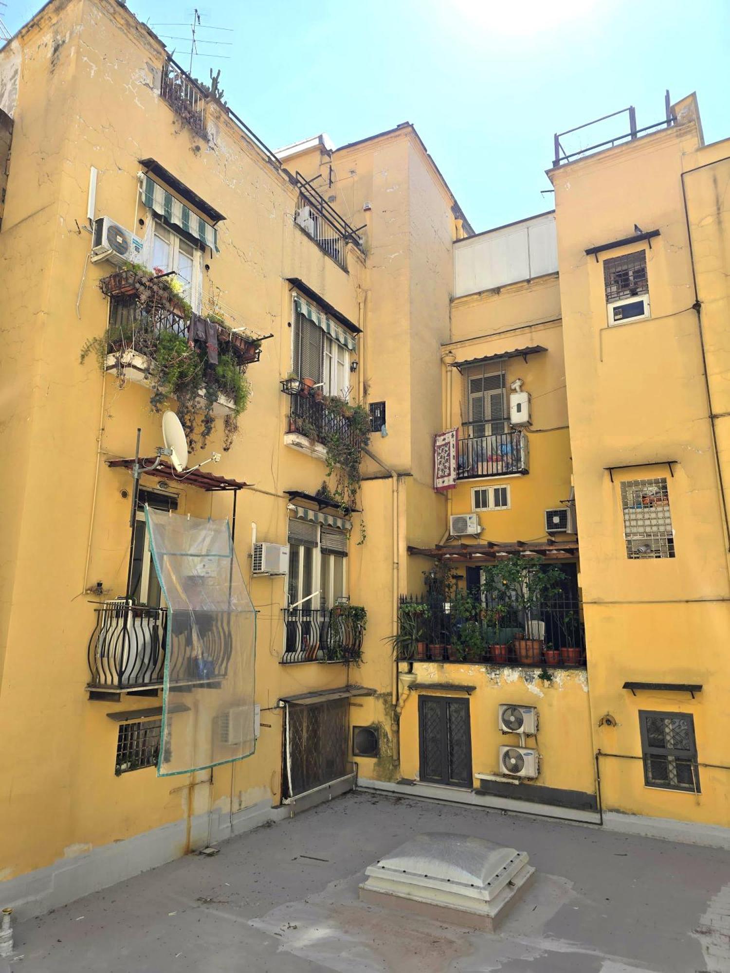 Casa Vacanze Oikia - Room Girasole Napoli Dış mekan fotoğraf